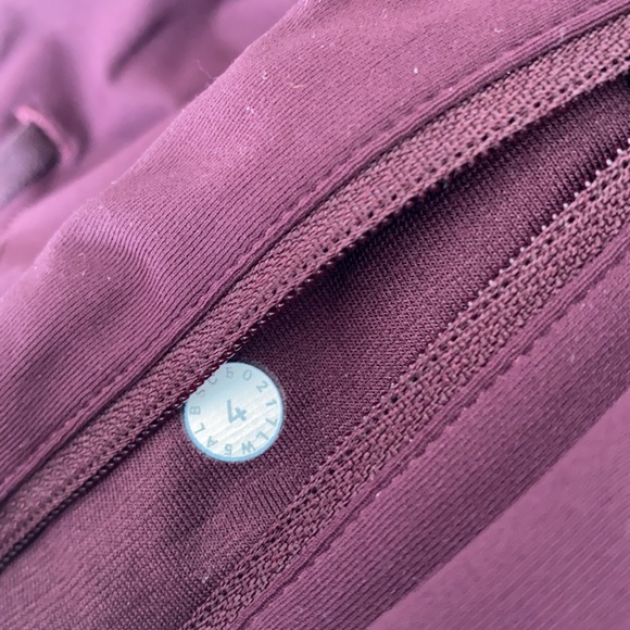 SOLD* Lululemon tight stuff tight - Picture 6 of 12